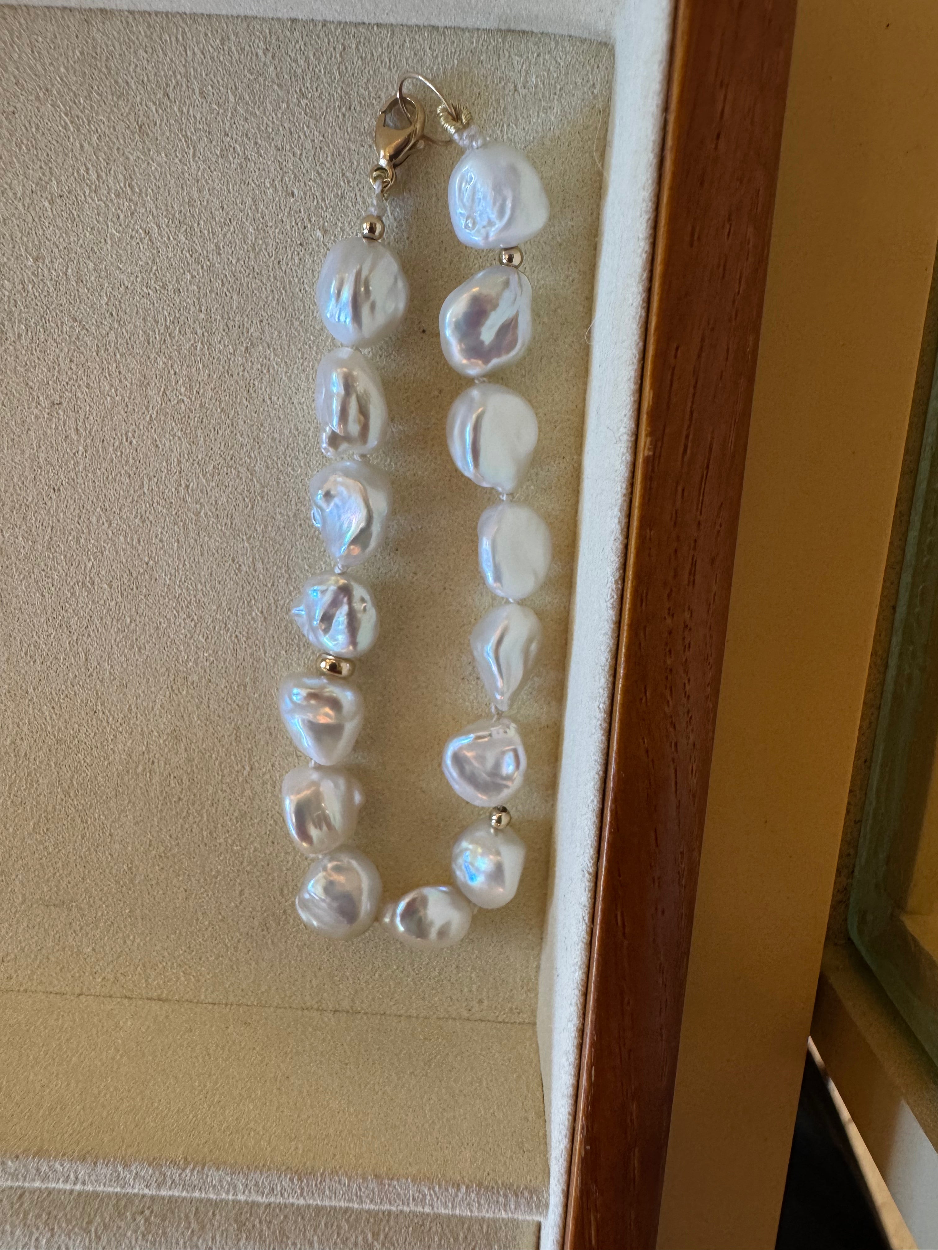 White pearl bracelet